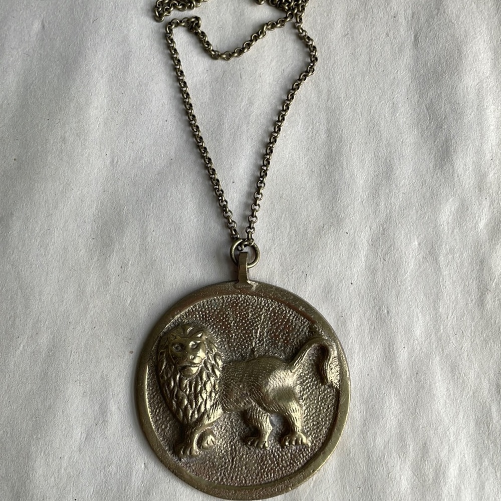 Vintage 70s Leo zodiac lion hip hop pendant necklace rapper constellation